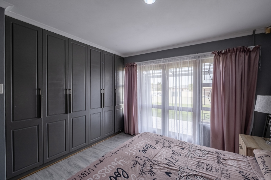 6 Bedroom Property for Sale in Summerstrand Eastern Cape
